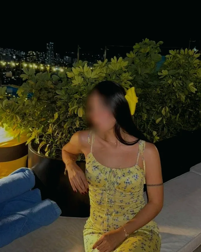 Andrea, 25
