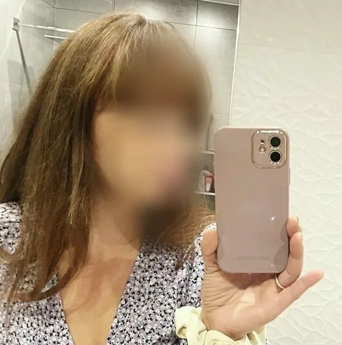 Eva, 34