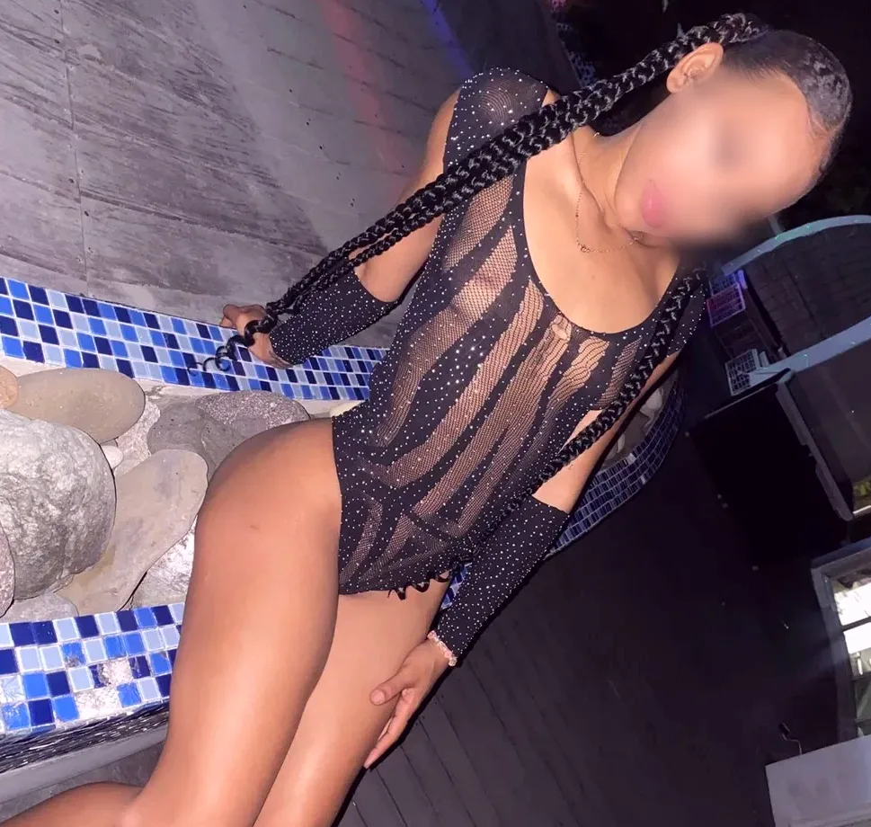Fiona, 20