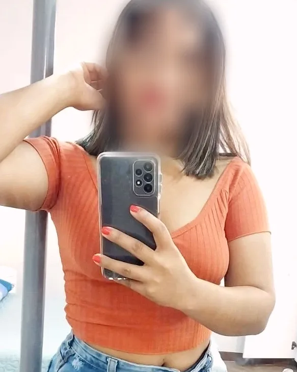 Sabrina, 26
